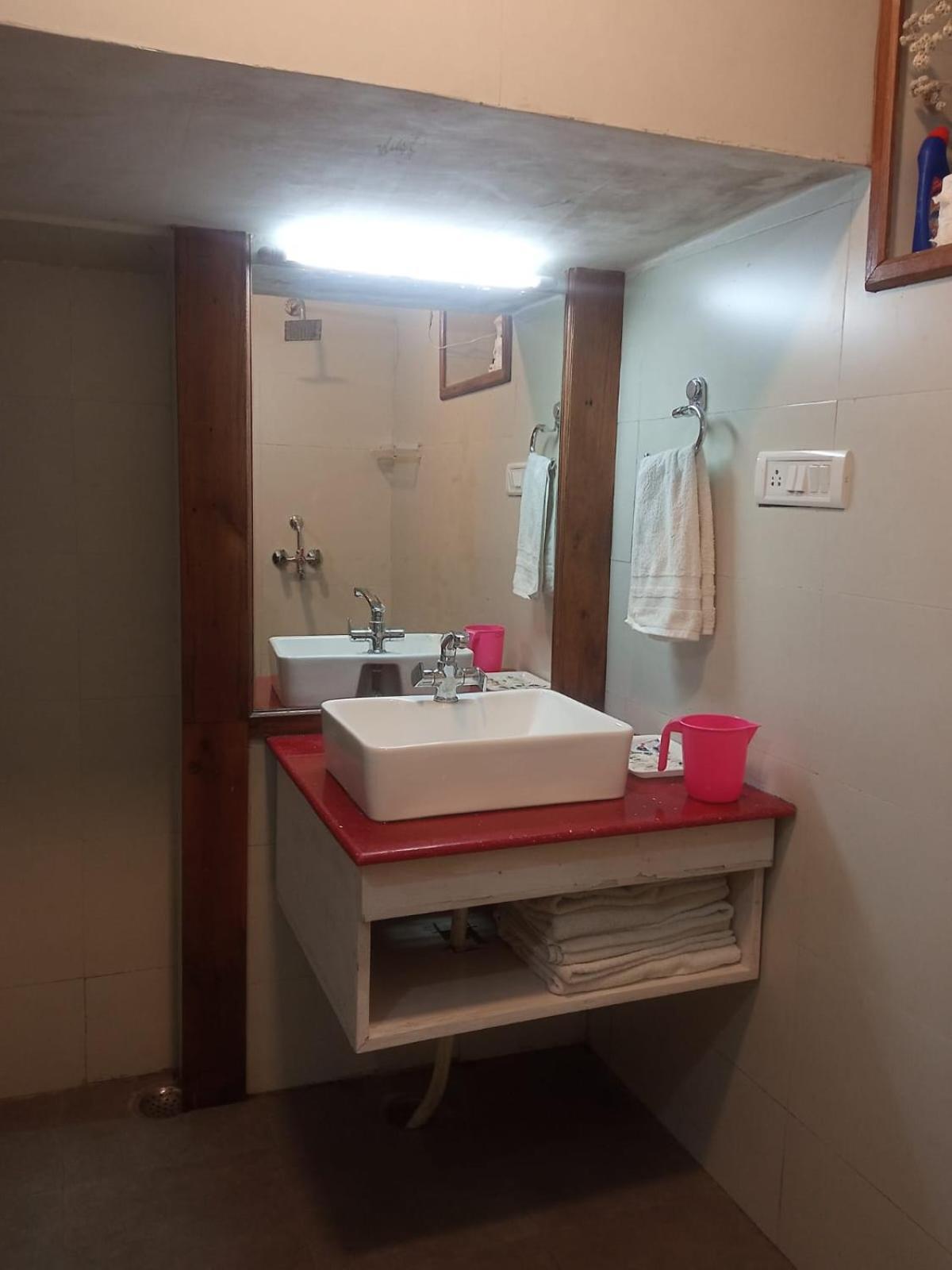 The Hive Cottage By Royal Collection Hotels Nainital Esterno foto